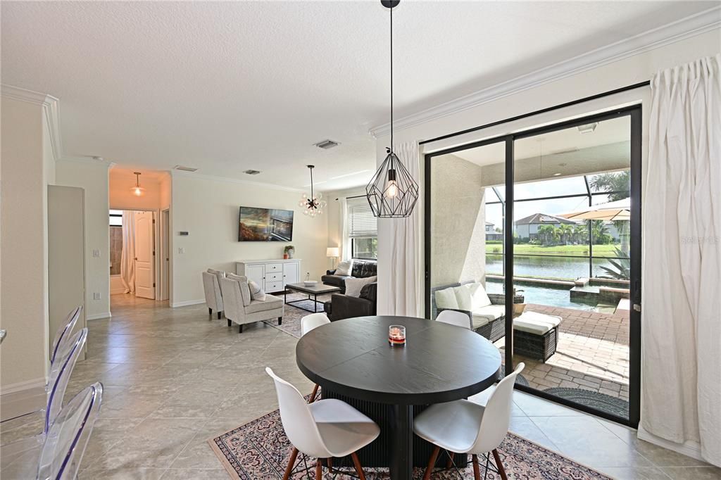 Activo con contrato: $685,000 (5 camas, 3 baños, 3257 Pies cuadrados)