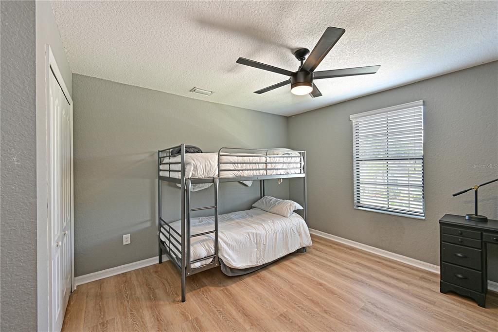 Activo con contrato: $685,000 (5 camas, 3 baños, 3257 Pies cuadrados)