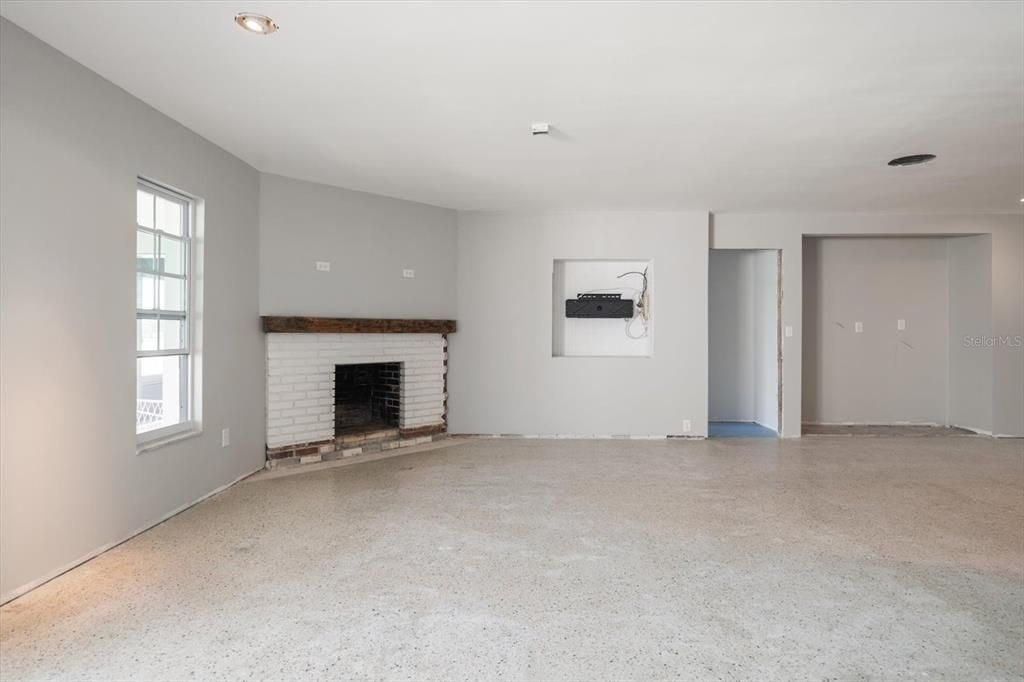 На продажу: $750,000 (3 спален, 2 ванн, 2037 Квадратных фут)