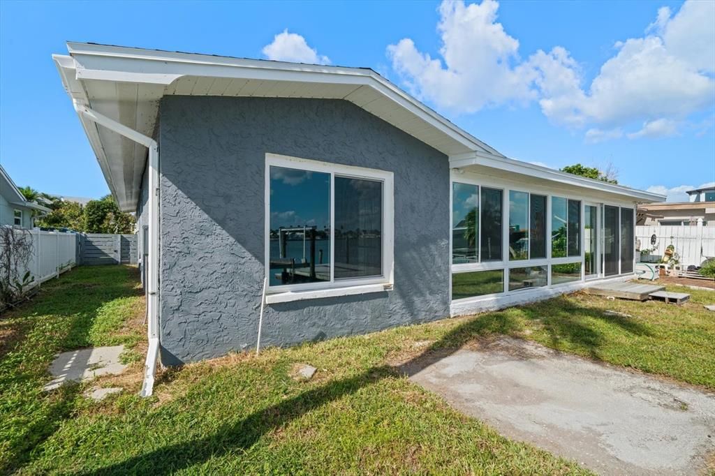 На продажу: $750,000 (3 спален, 2 ванн, 2037 Квадратных фут)