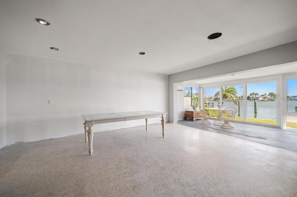 На продажу: $750,000 (3 спален, 2 ванн, 2037 Квадратных фут)