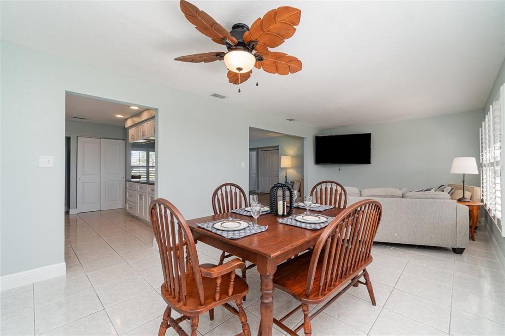 Active With Contract: $329,000 (2 beds, 2 baths, 1512 Square Feet)
