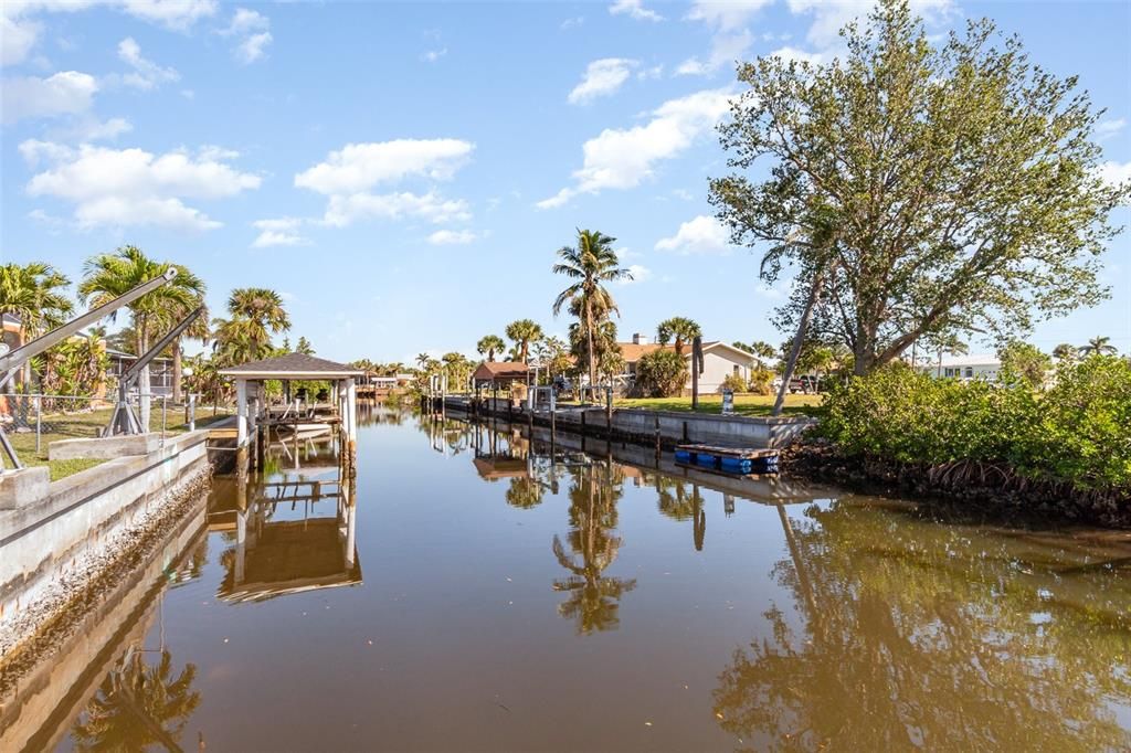 Active With Contract: $329,000 (2 beds, 2 baths, 1512 Square Feet)