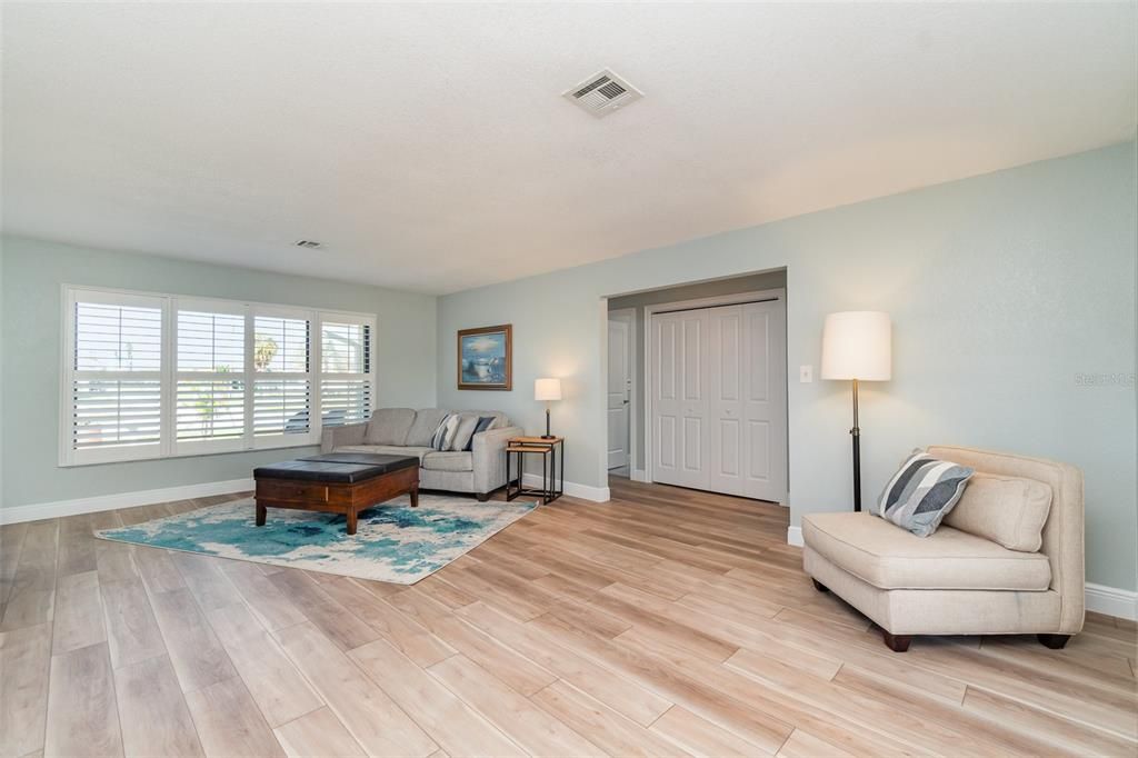 Active With Contract: $329,000 (2 beds, 2 baths, 1512 Square Feet)