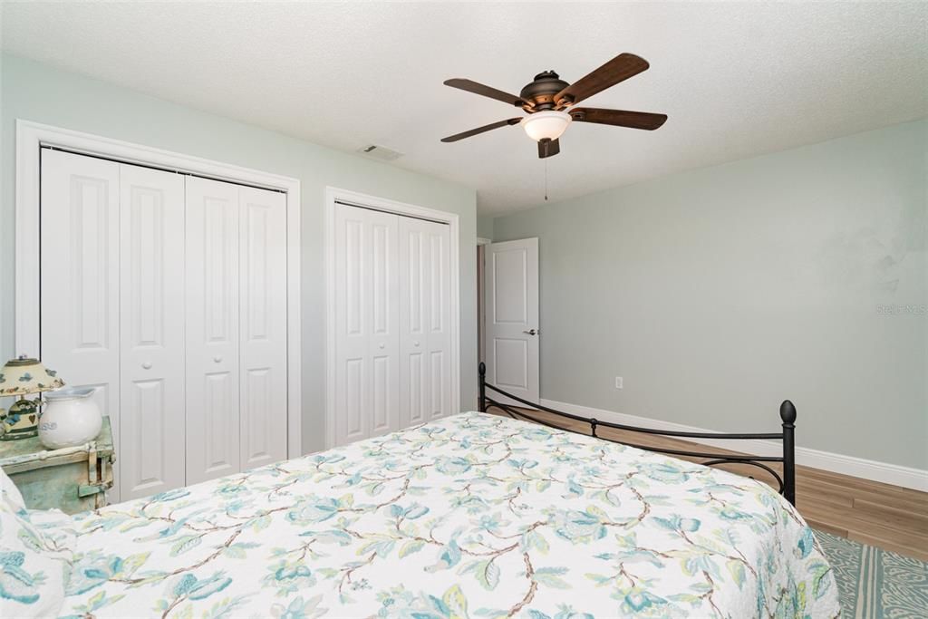 Active With Contract: $329,000 (2 beds, 2 baths, 1512 Square Feet)