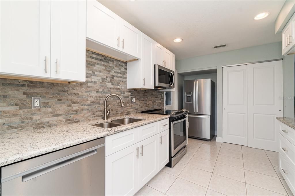 Active With Contract: $329,000 (2 beds, 2 baths, 1512 Square Feet)