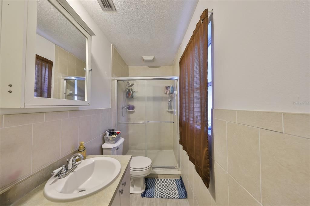 На продажу: $385,000 (4 спален, 2 ванн, 1692 Квадратных фут)