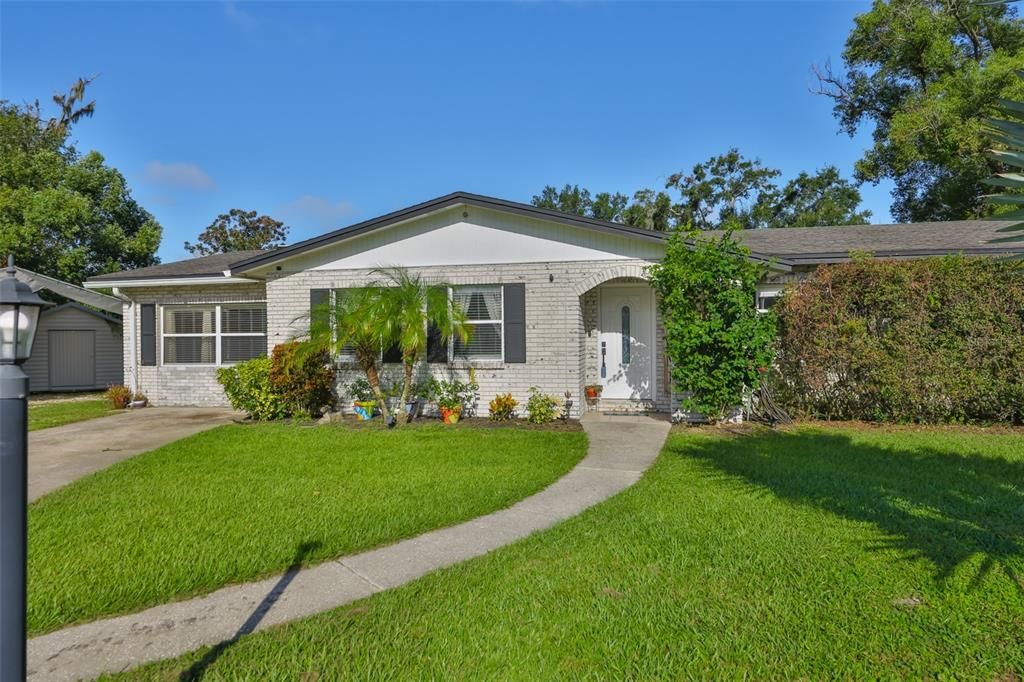 На продажу: $385,000 (4 спален, 2 ванн, 1692 Квадратных фут)