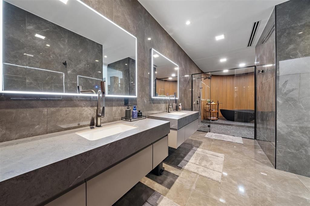 En Venta: $4,999,999 (5 camas, 5 baños, 4823 Pies cuadrados)
