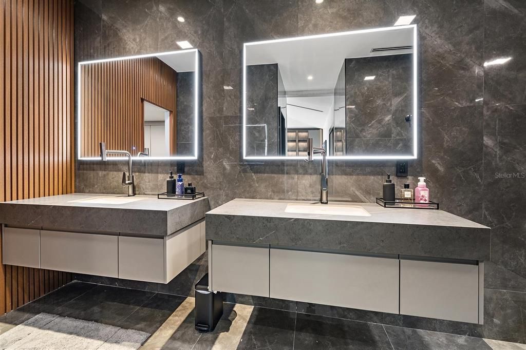 En Venta: $4,999,999 (5 camas, 5 baños, 4823 Pies cuadrados)