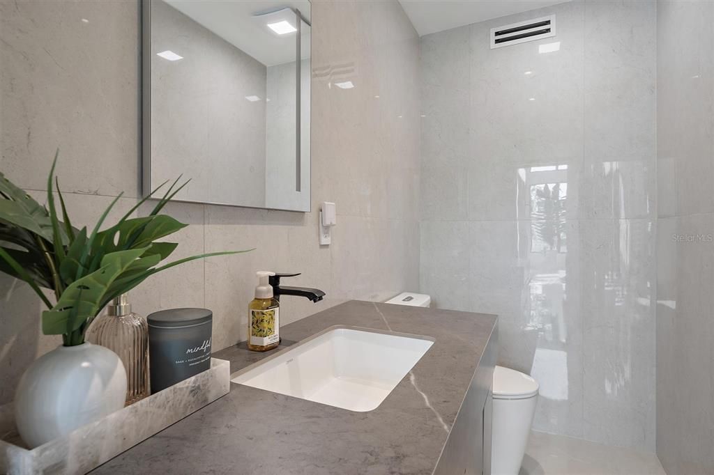 En Venta: $4,999,999 (5 camas, 5 baños, 4823 Pies cuadrados)