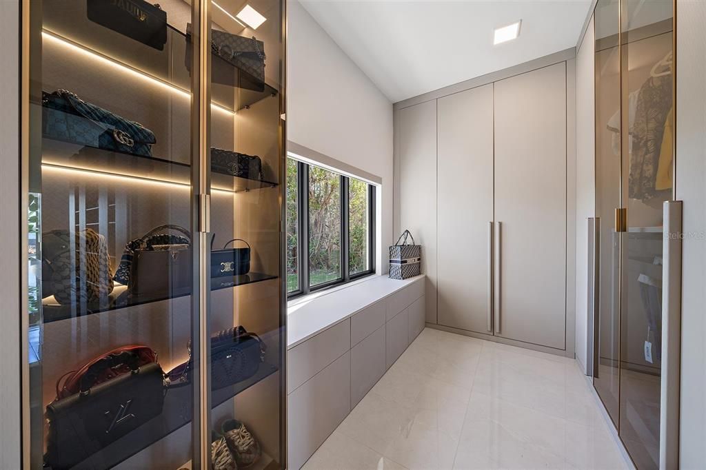 En Venta: $4,999,999 (5 camas, 5 baños, 4823 Pies cuadrados)