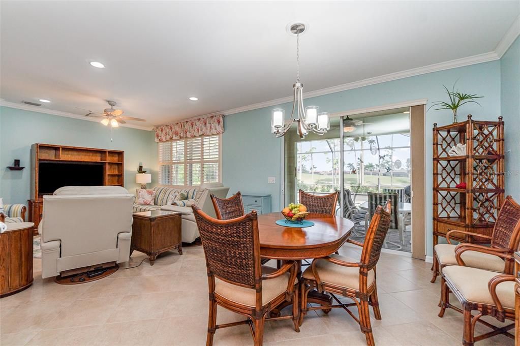 合同活跃: $425,000 (3 贝兹, 2 浴室, 1805 平方英尺)