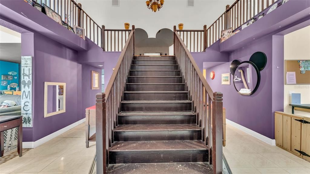 合同活跃: $425,000 (4 贝兹, 4 浴室, 4188 平方英尺)