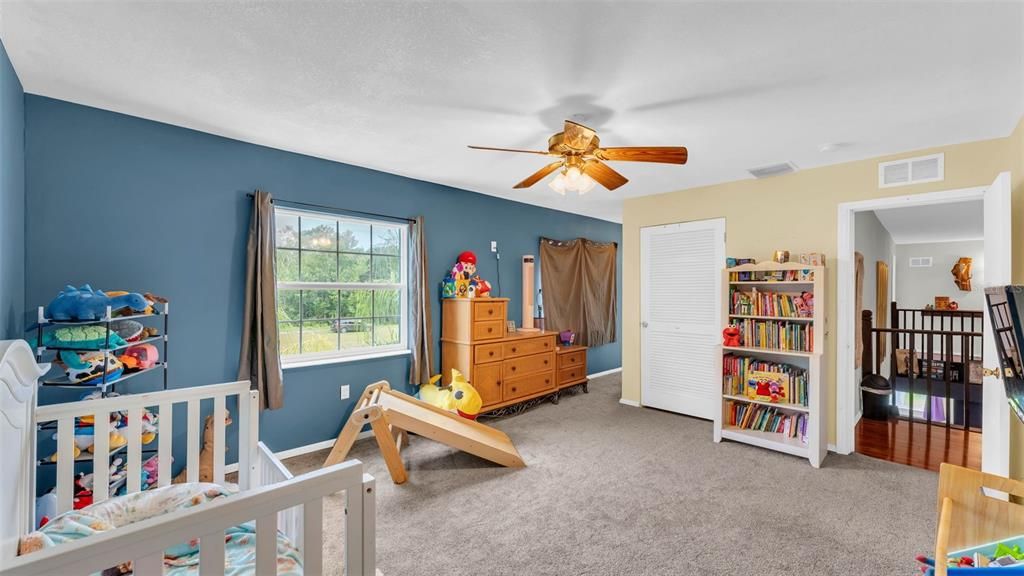 合同活跃: $425,000 (4 贝兹, 4 浴室, 4188 平方英尺)