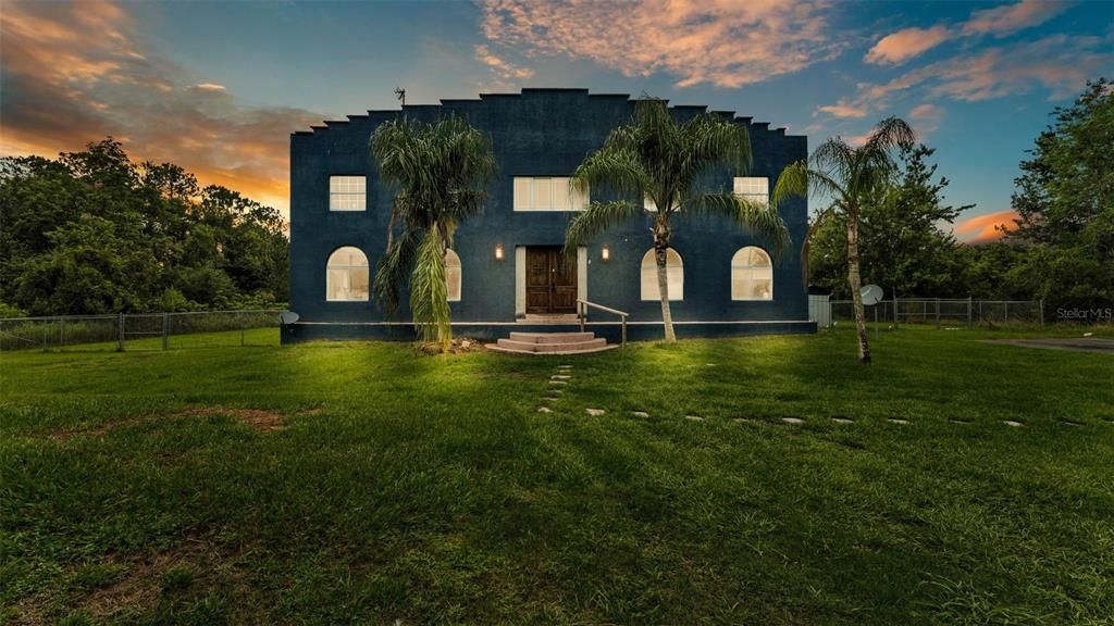 合同活跃: $425,000 (4 贝兹, 4 浴室, 4188 平方英尺)