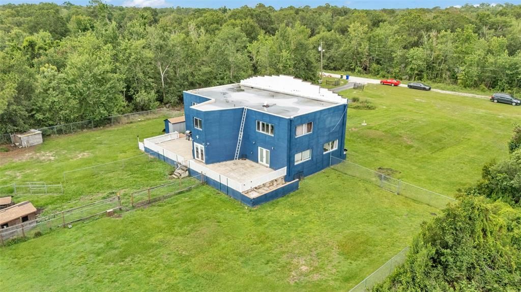 合同活跃: $425,000 (4 贝兹, 4 浴室, 4188 平方英尺)