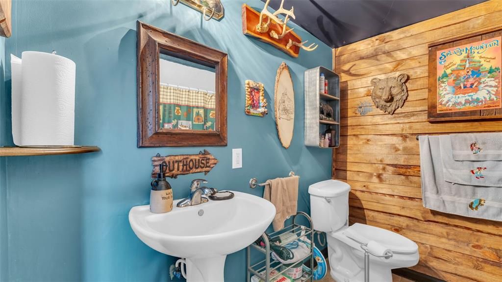 合同活跃: $425,000 (4 贝兹, 4 浴室, 4188 平方英尺)