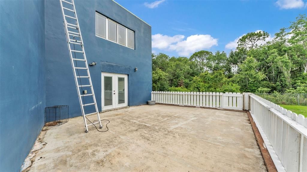 合同活跃: $425,000 (4 贝兹, 4 浴室, 4188 平方英尺)