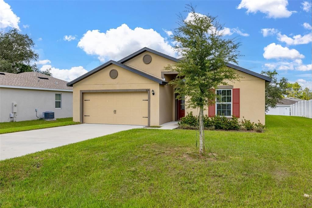 For Sale: $333,000 (5 beds, 3 baths, 2005 Square Feet)