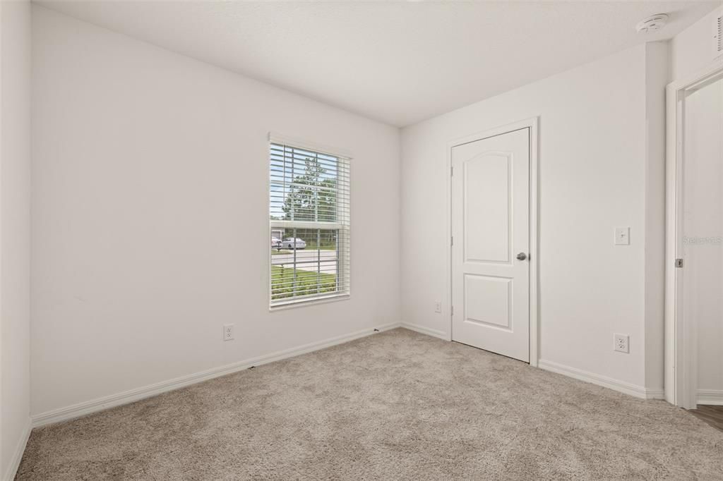 For Sale: $333,000 (5 beds, 3 baths, 2005 Square Feet)