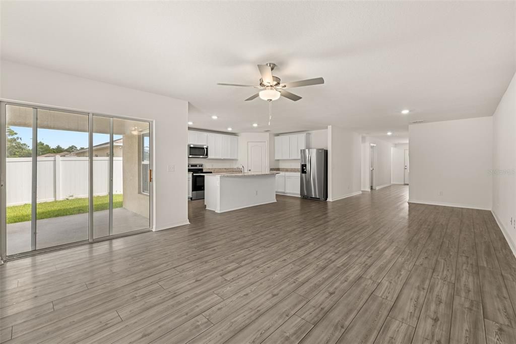 For Sale: $333,000 (5 beds, 3 baths, 2005 Square Feet)