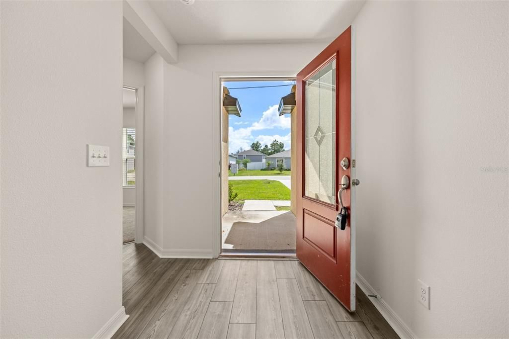 For Sale: $333,000 (5 beds, 3 baths, 2005 Square Feet)