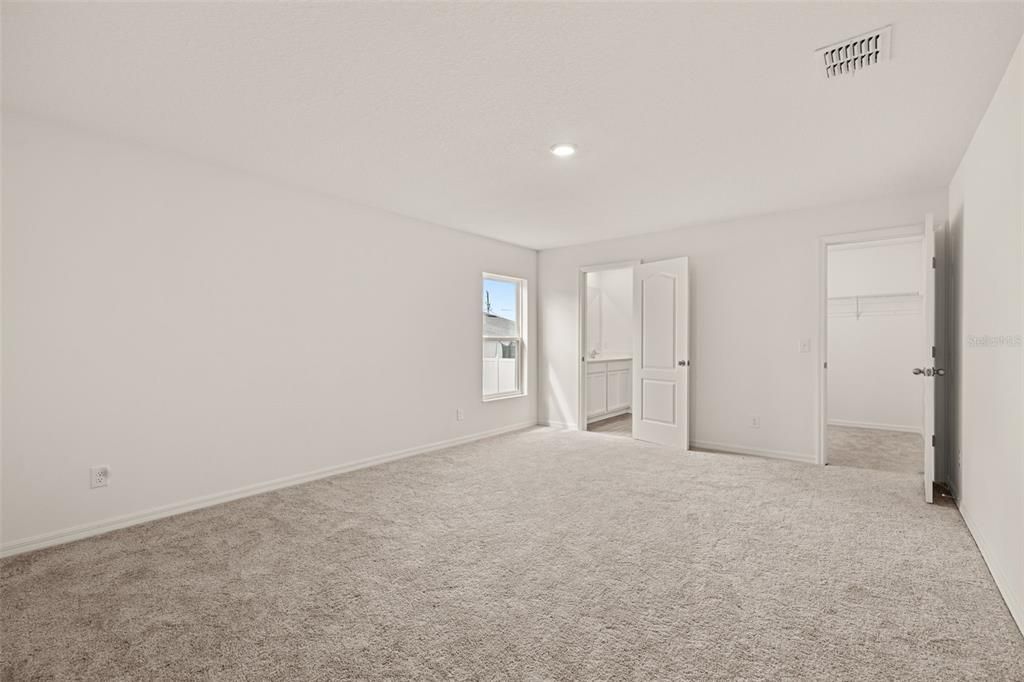 For Sale: $333,000 (5 beds, 3 baths, 2005 Square Feet)