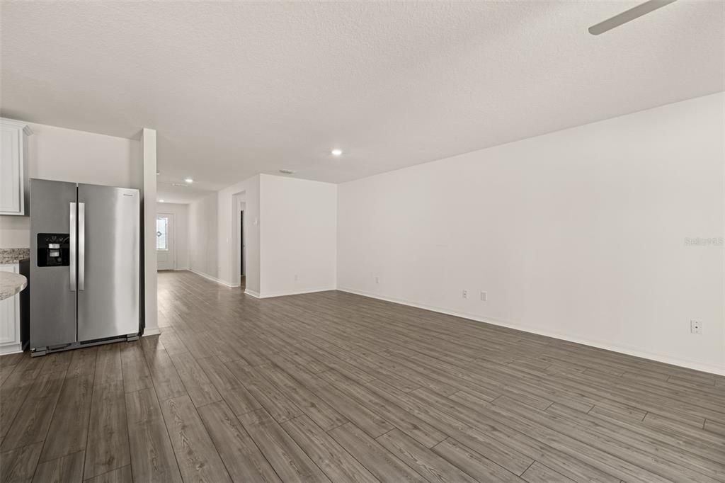 For Sale: $333,000 (5 beds, 3 baths, 2005 Square Feet)