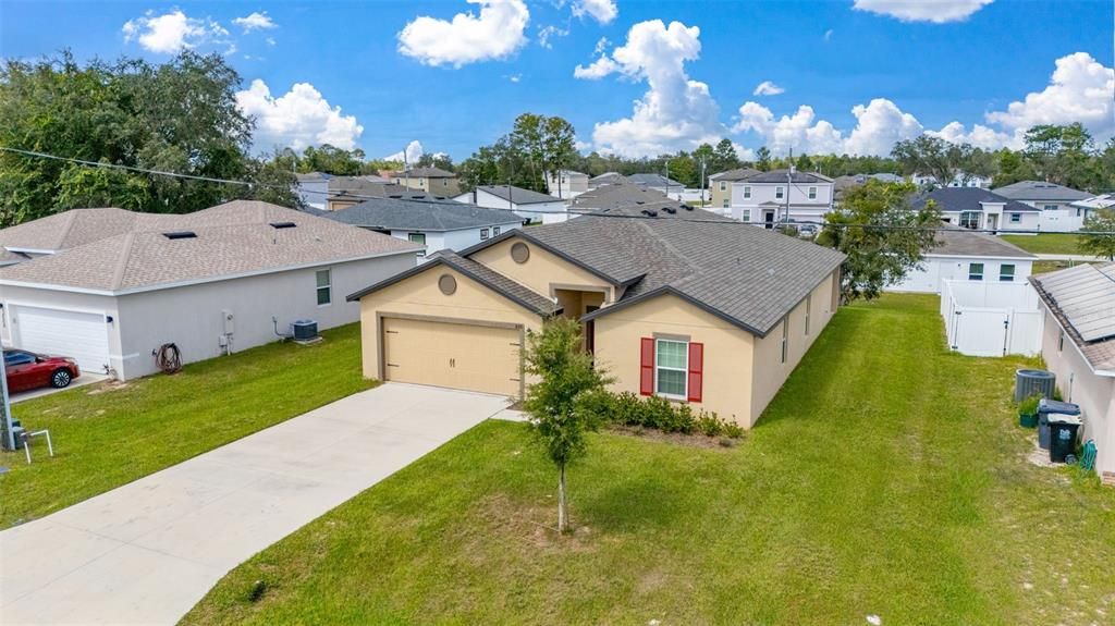 For Sale: $333,000 (5 beds, 3 baths, 2005 Square Feet)