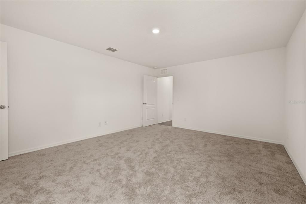 For Sale: $333,000 (5 beds, 3 baths, 2005 Square Feet)