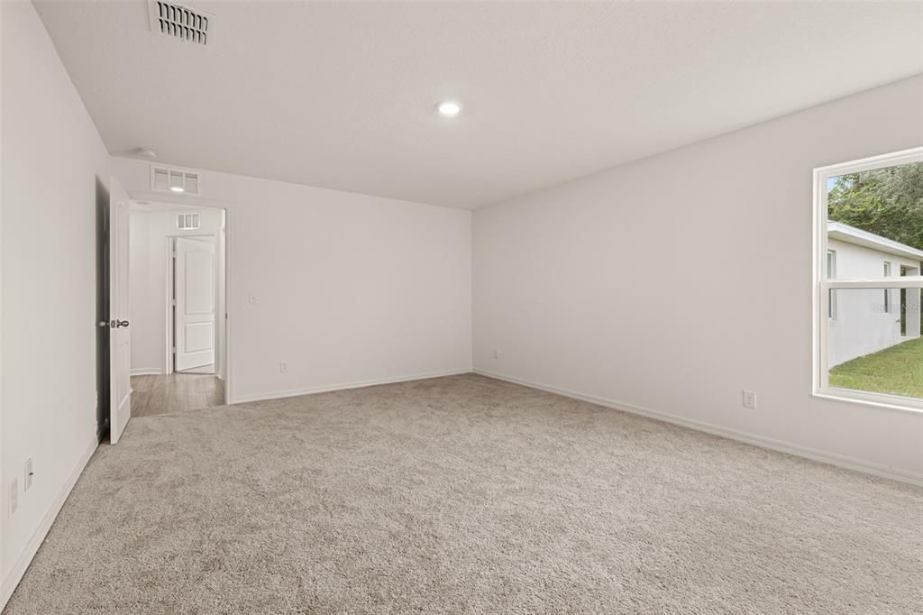 For Sale: $333,000 (5 beds, 3 baths, 2005 Square Feet)