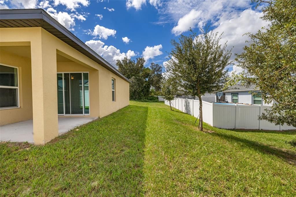 For Sale: $333,000 (5 beds, 3 baths, 2005 Square Feet)