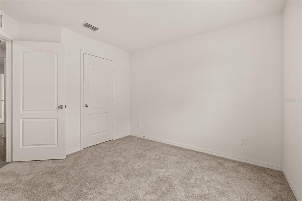 For Sale: $333,000 (5 beds, 3 baths, 2005 Square Feet)