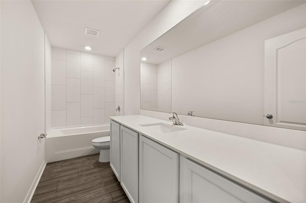 For Sale: $333,000 (5 beds, 3 baths, 2005 Square Feet)