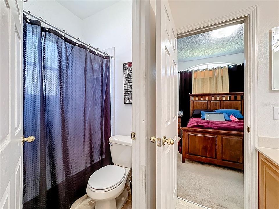 For Sale: $324,900 (4 beds, 3 baths, 2398 Square Feet)