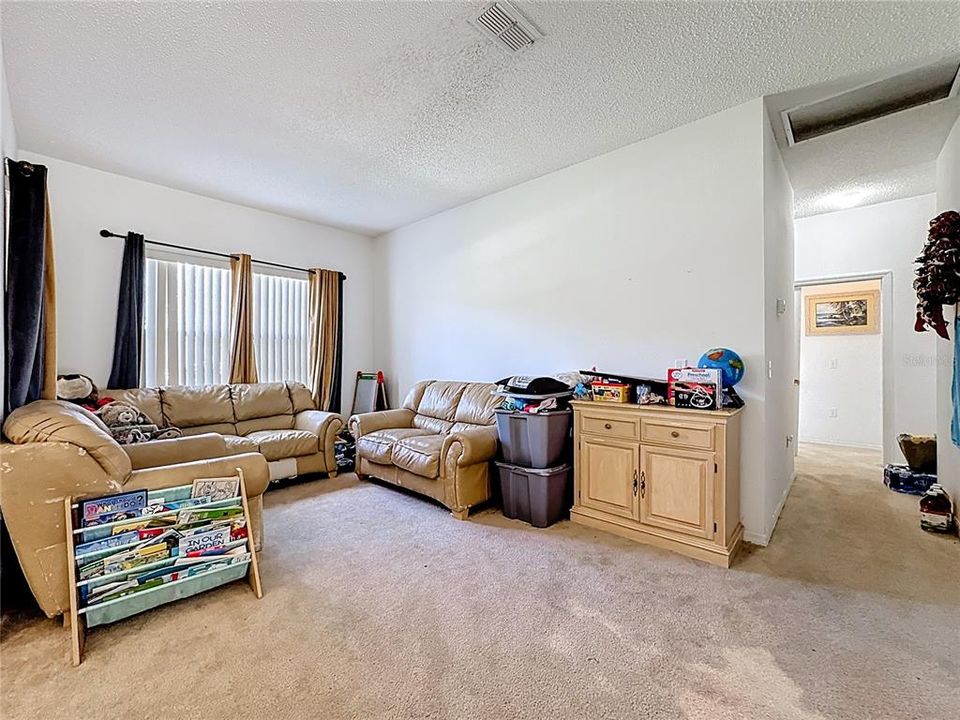 For Sale: $324,900 (4 beds, 3 baths, 2398 Square Feet)