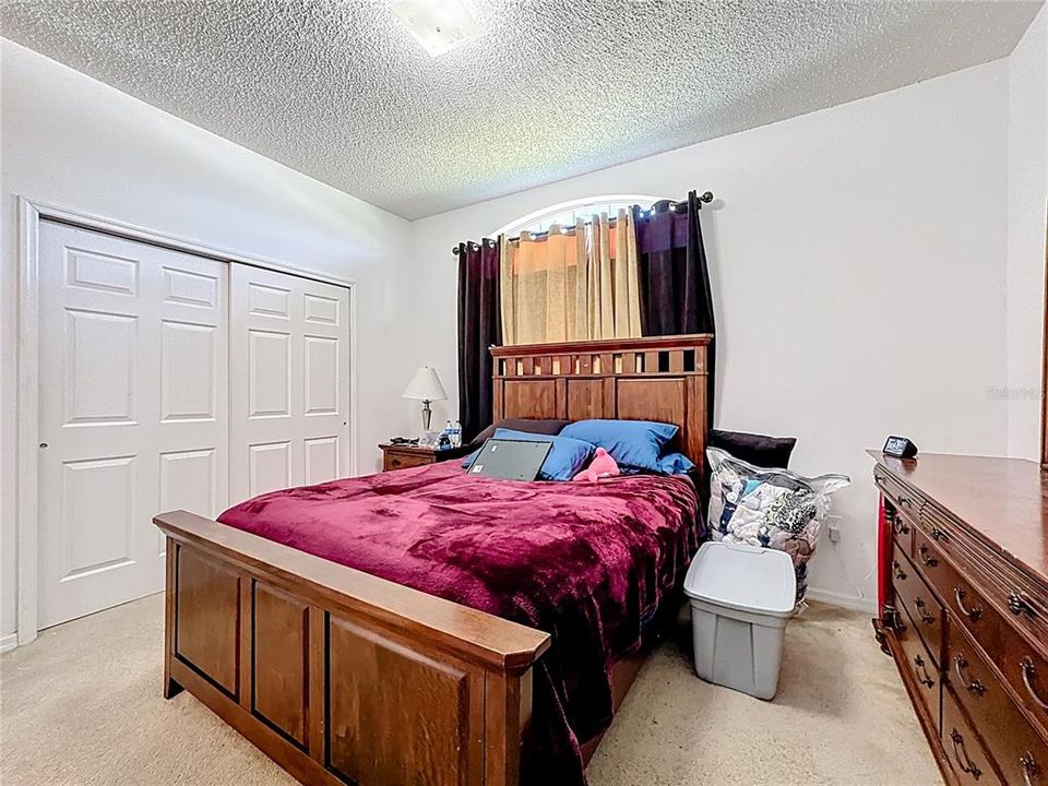 For Sale: $324,900 (4 beds, 3 baths, 2398 Square Feet)