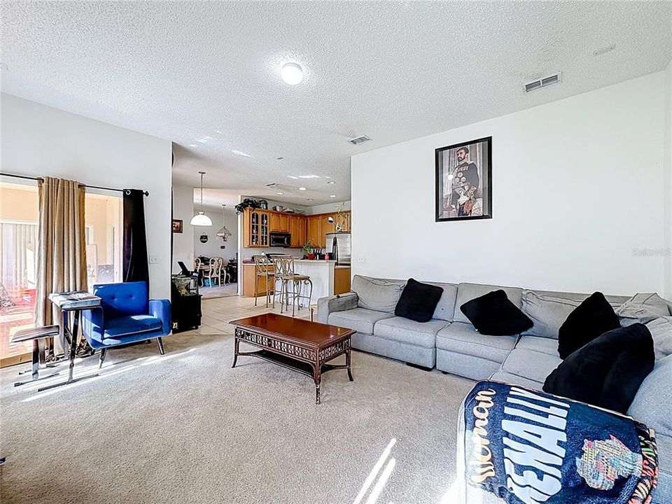 For Sale: $324,900 (4 beds, 3 baths, 2398 Square Feet)