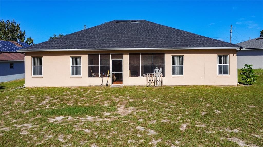 For Sale: $324,900 (4 beds, 3 baths, 2398 Square Feet)