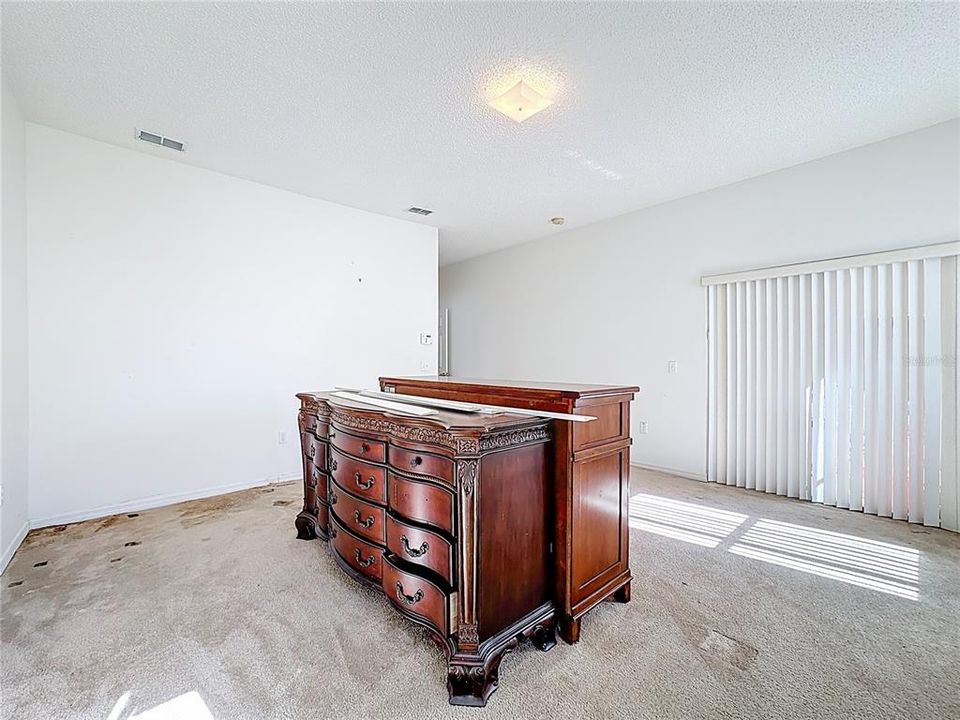 For Sale: $324,900 (4 beds, 3 baths, 2398 Square Feet)