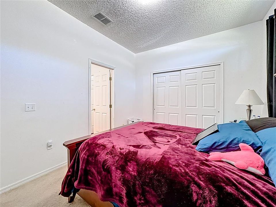 For Sale: $324,900 (4 beds, 3 baths, 2398 Square Feet)