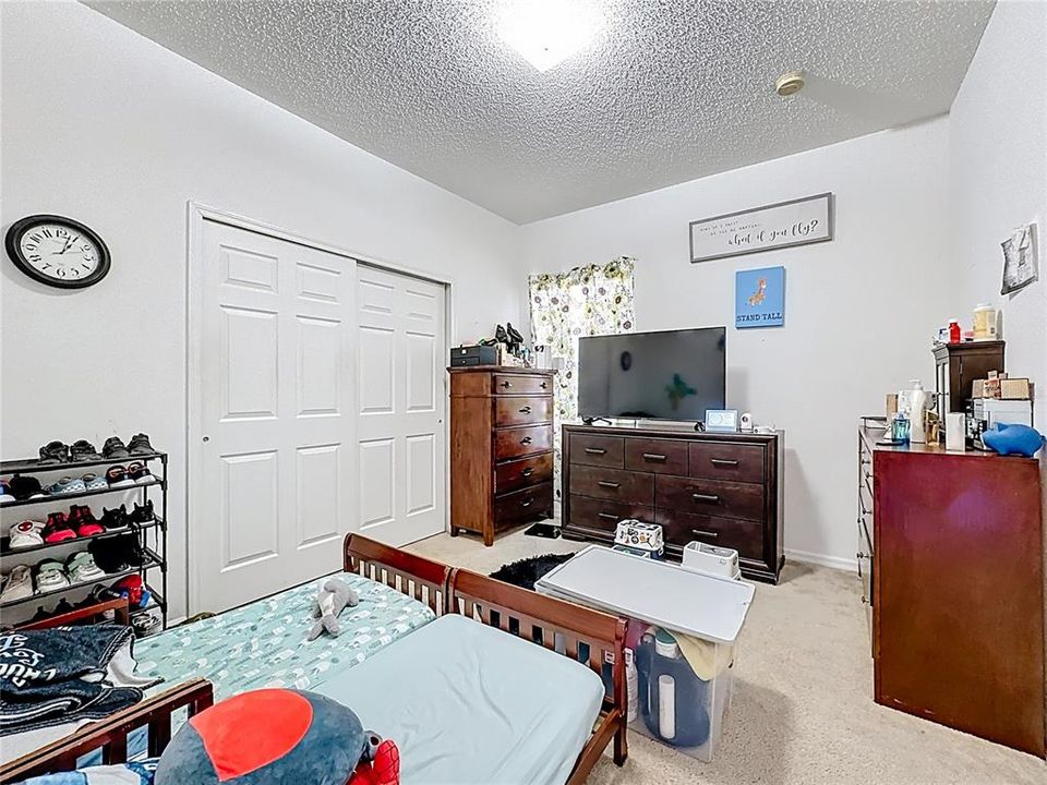 For Sale: $324,900 (4 beds, 3 baths, 2398 Square Feet)