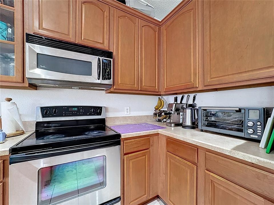 For Sale: $324,900 (4 beds, 3 baths, 2398 Square Feet)