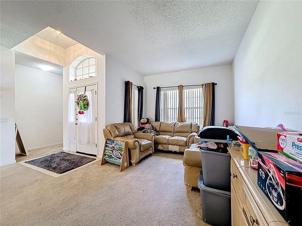 For Sale: $324,900 (4 beds, 3 baths, 2398 Square Feet)