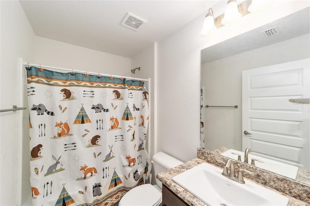 待售: $329,900 (3 贝兹, 2 浴室, 2066 平方英尺)