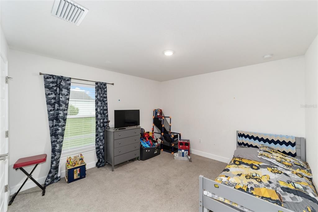 待售: $329,900 (3 贝兹, 2 浴室, 2066 平方英尺)