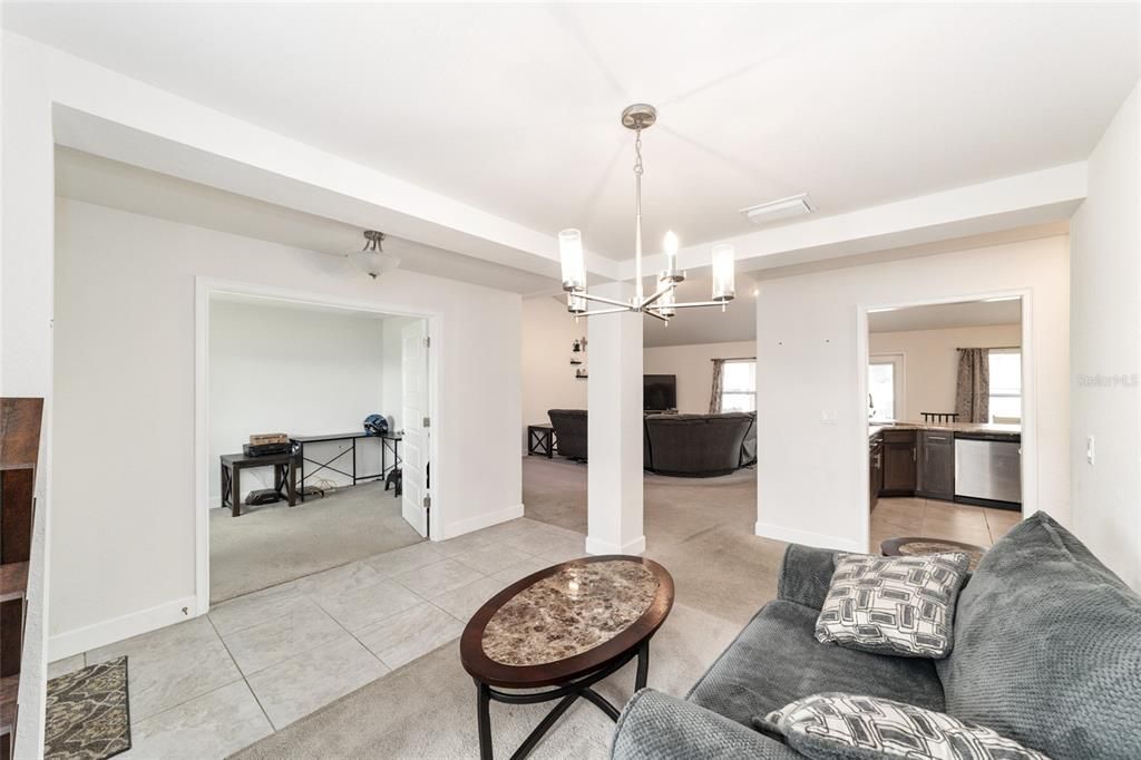 待售: $329,900 (3 贝兹, 2 浴室, 2066 平方英尺)