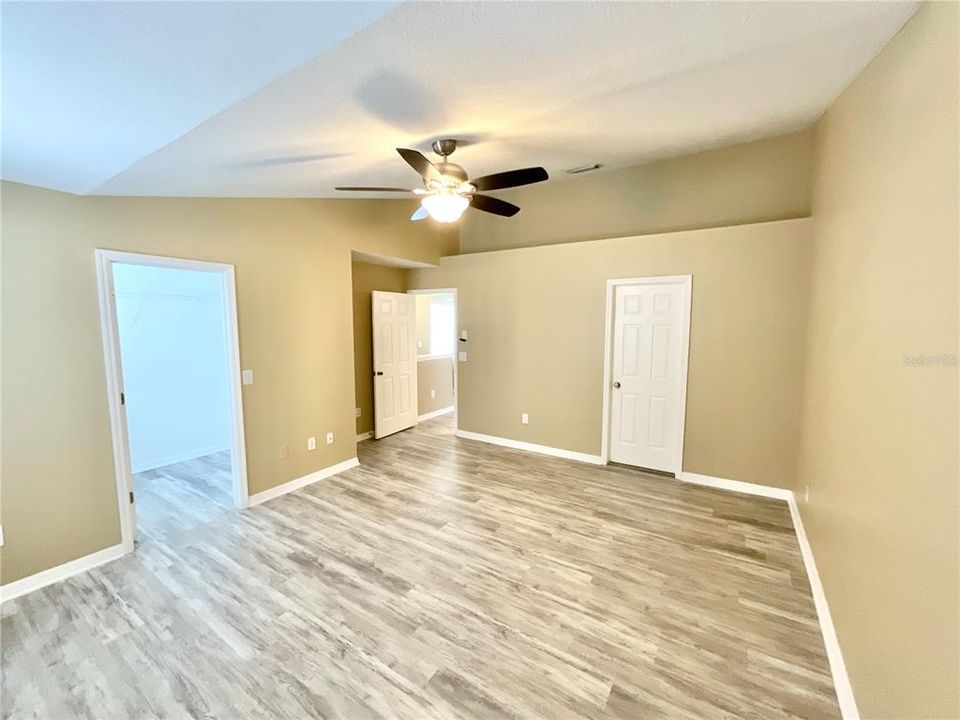 Под контрактом: $1,850 (2 спален, 1 ванн, 1252 Квадратных фут)