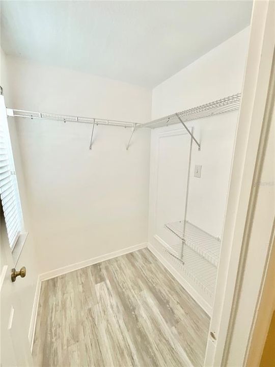 Под контрактом: $1,850 (2 спален, 1 ванн, 1252 Квадратных фут)